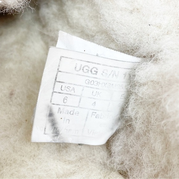 Ugg Ansley Slippers - Picture 8 of 9